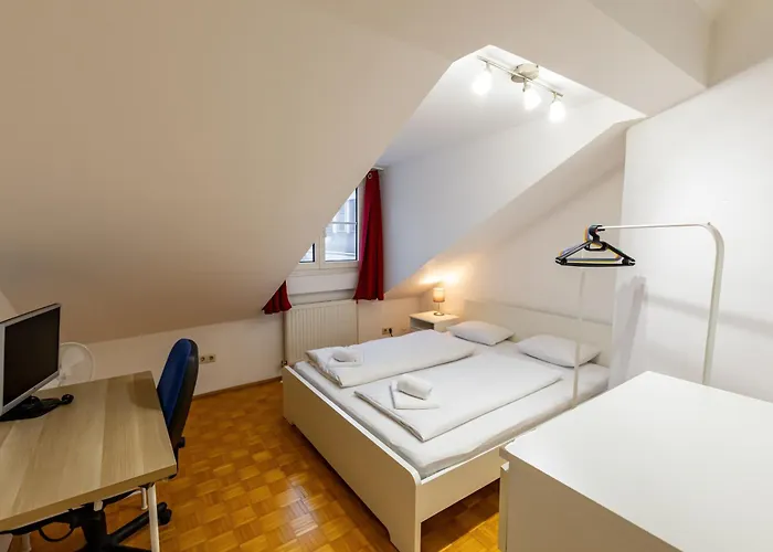 Duplex - 3 Bedrooms - Bright Living *