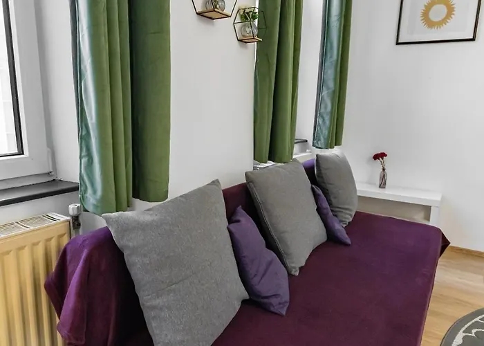 Duplex - 3 Bedrooms - Bright Living *